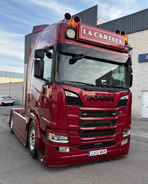 Scania La Cartuja, cliente habitual del lavadero Mateo Tank Cleaning en Tudela